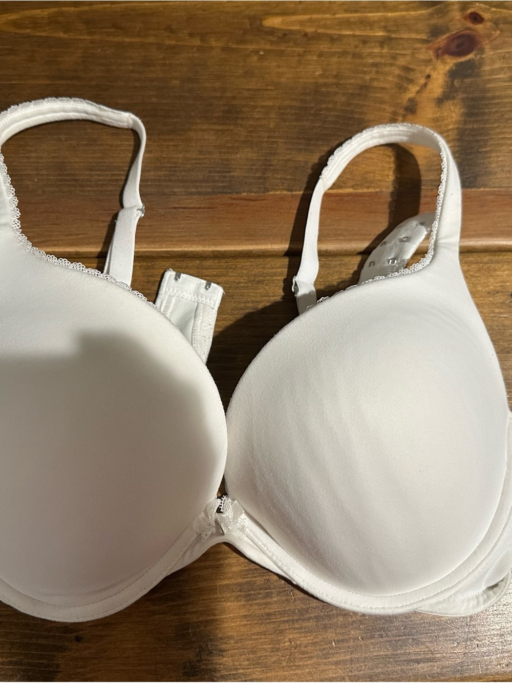 Victoria's Secret White Molded T-Shirt Bra